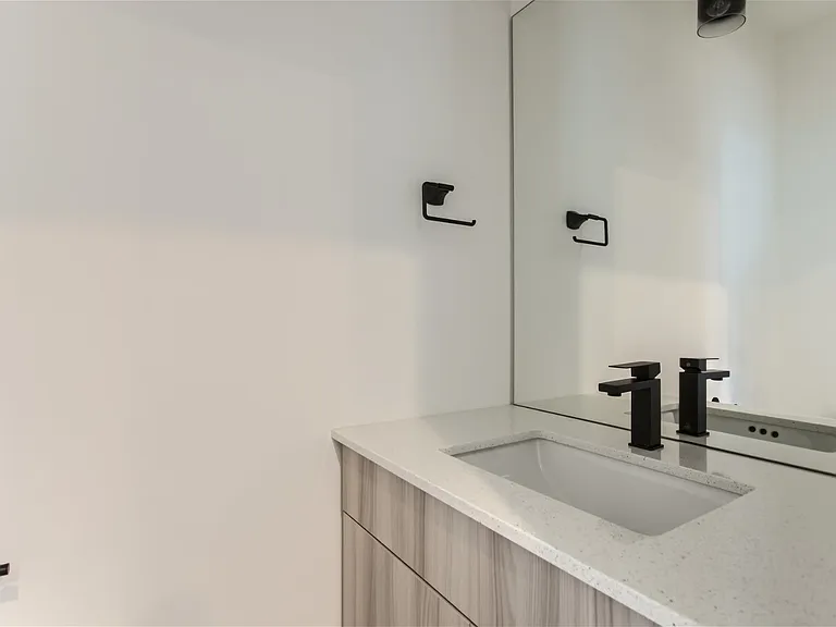 2135 SE 12th Ave — Photo 12