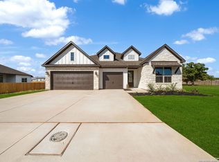 176 Janice Ave, Castroville, TX 78009