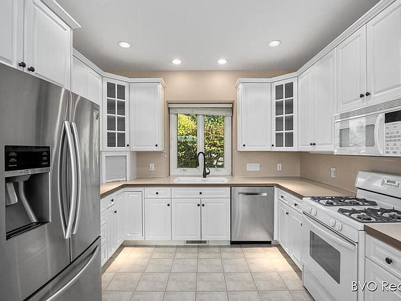 5th image of 1643 Laramy Ln