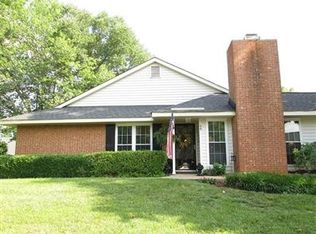 48 Forest Lake Dr, Simpsonville, SC 29681
