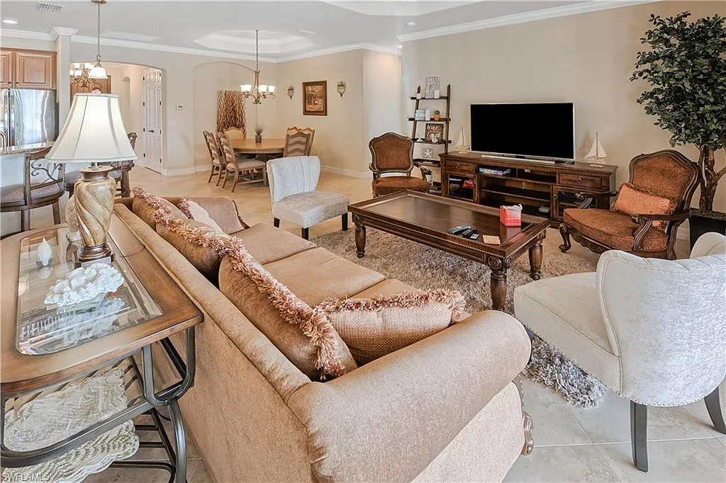 2 bed, 2.5 bath, 1854 sqft, $14,000 — Photo 3