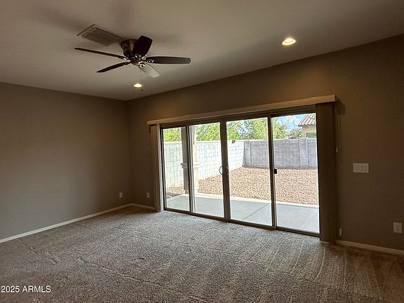 3rd image of 815 W LEADWOOD Avenue