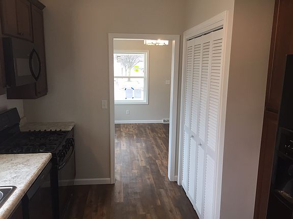 5th image of 304 N Lakeview Ave