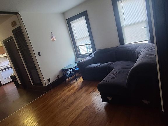 4th image of 15 Parkside Dr #2