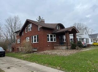 1696 Winchester Rd, Lyndhurst, OH 44124