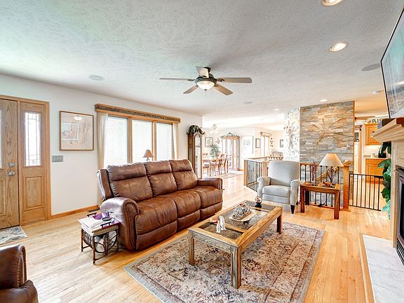 3rd image of 2254 Redhawk Ln