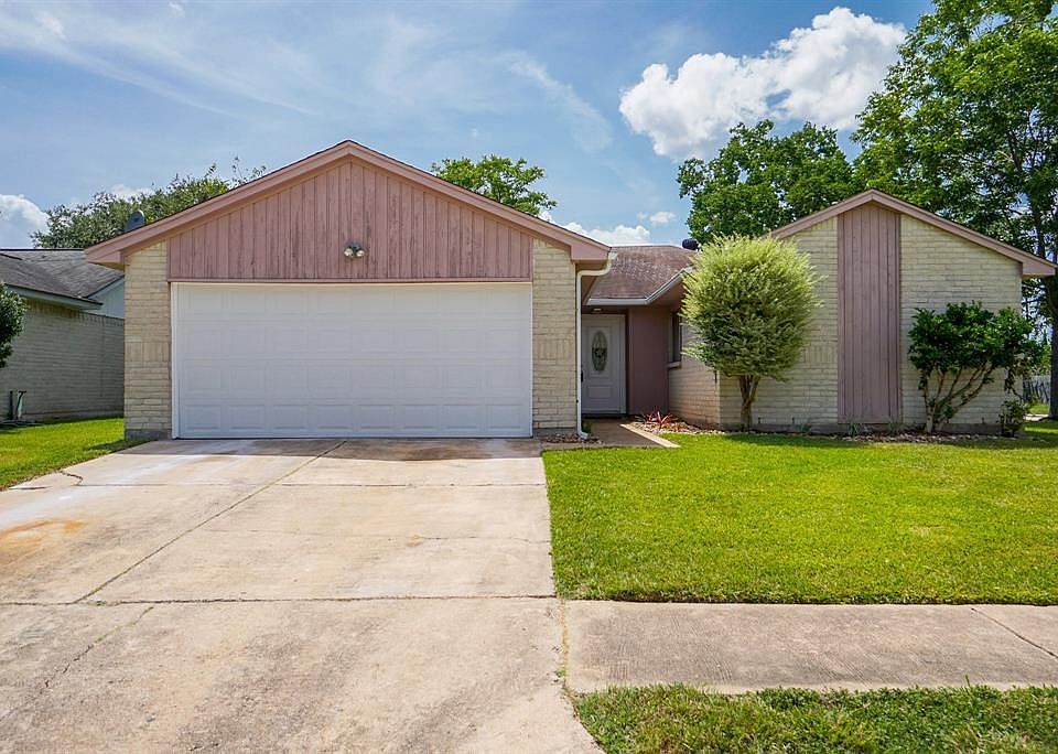 1st image of 7402 Arista Dr