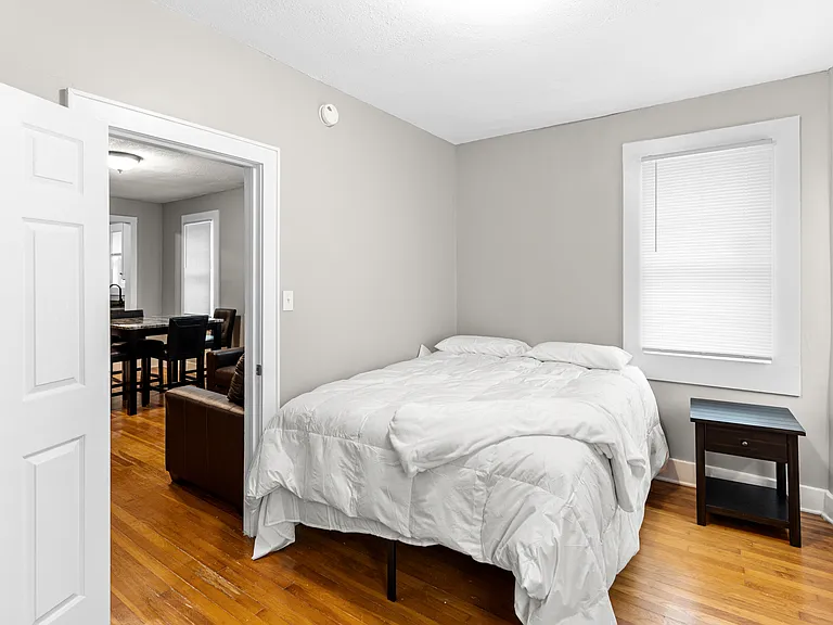 1001 W McCarty St #A — Photo 2