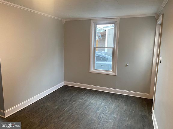 5th image of 127 Guilford St