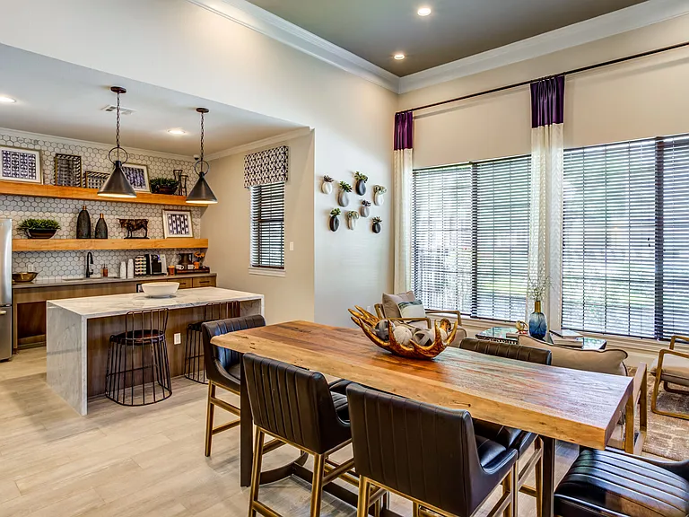 Sola Westchase — Photo 8
