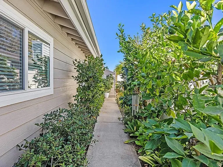 1878 Turnberry Dr — Photo 10