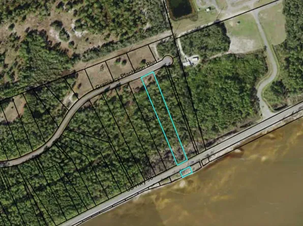 384 Gramercy Plantation Blvd, Eastpoint, FL 32328