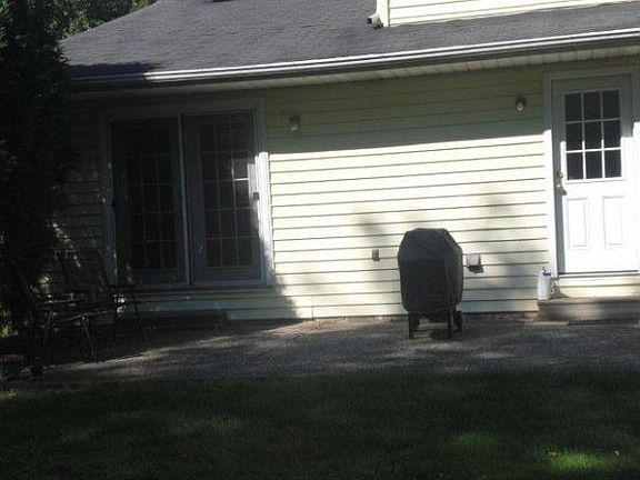 3rd image of 849 Meadowood Blvd