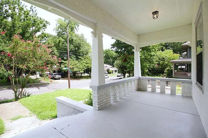 2027 Higbee Ave — Photo 7