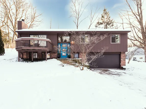 448 Hilldale Dr, Ann Arbor, MI 48105