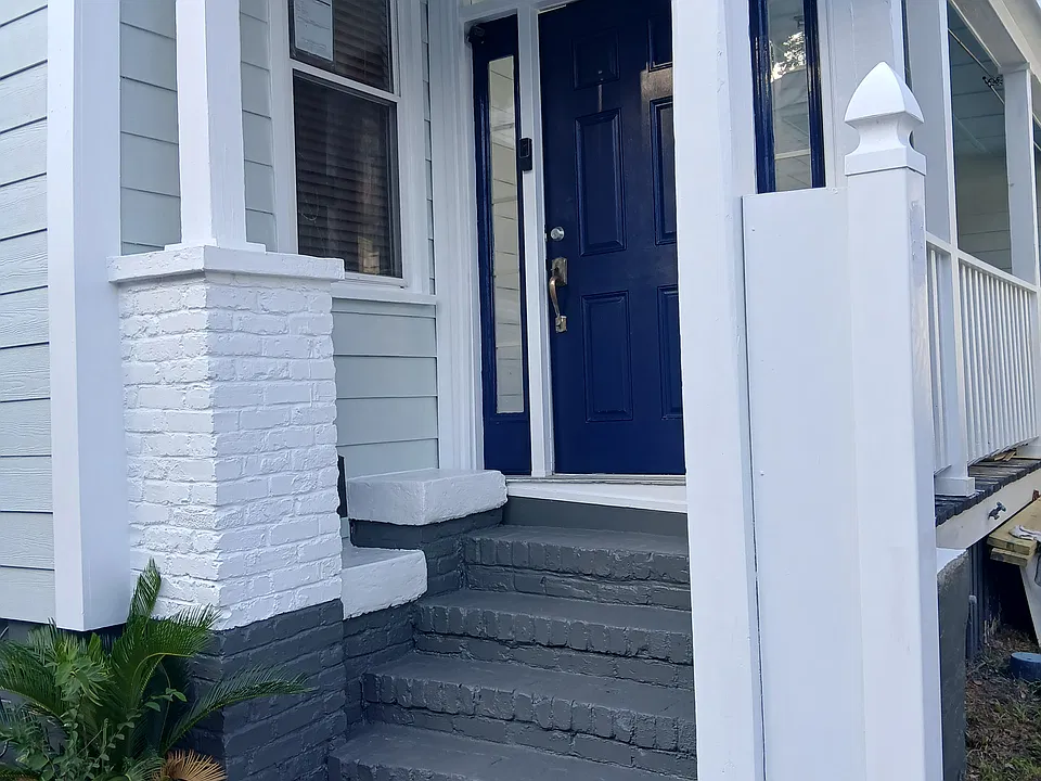 16 Dewey St