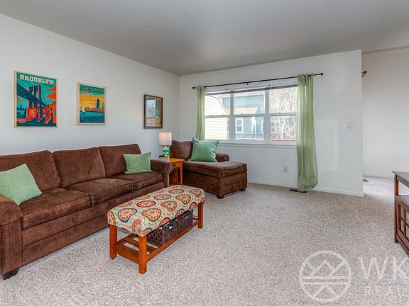 5th image of 3883 Oakwood Dr