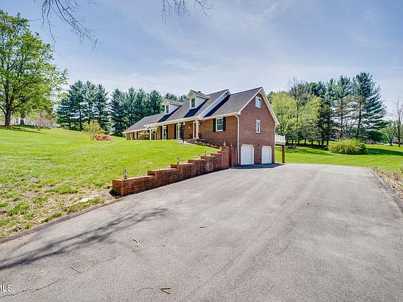 3rd image of 400 Pactolus Rd