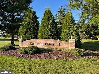 2nd image of 2715 Farnham Ln