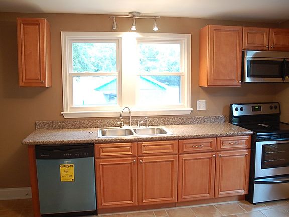 maple,granite,stainless