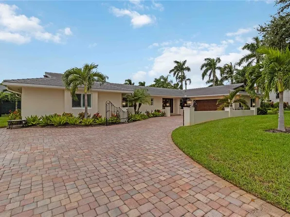 499 Partridge Cir, Sarasota, FL 34236