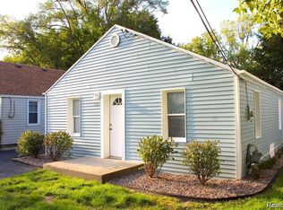 2163 E McLean Ave, Burton, MI 48529