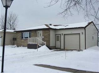 116 Sprucewood Dr, Cheektowaga, NY 14227