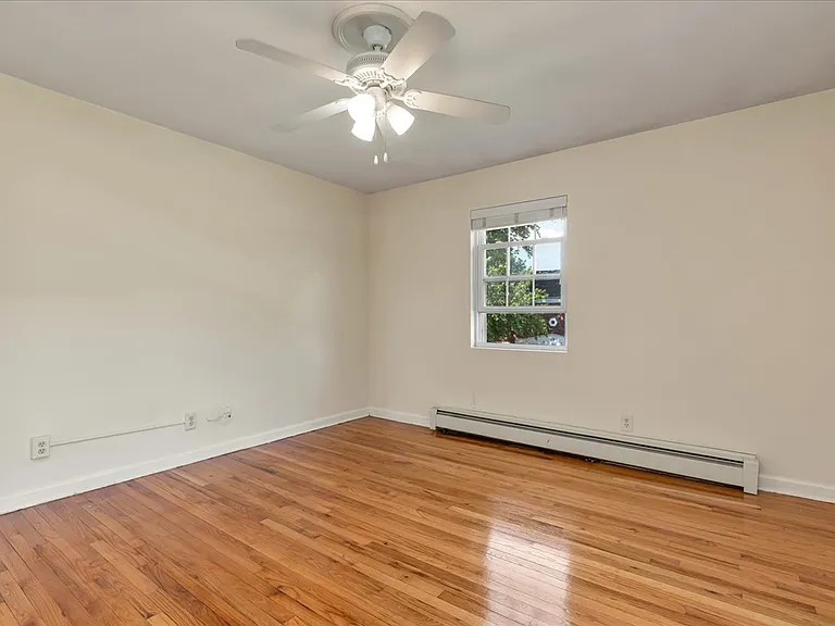 11B W Roselle Ave #11B — Photo 22
