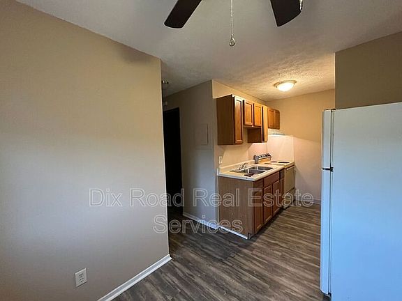 3rd image of 2 Hampshire Ct APT 9