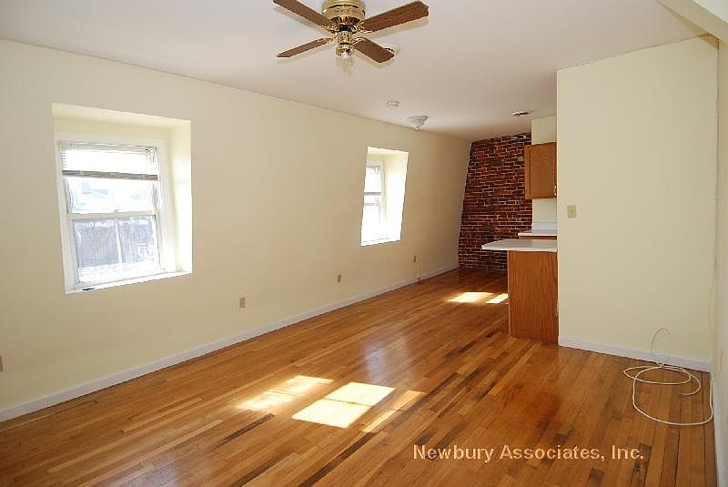 2nd image of 1213 Adams St #1
