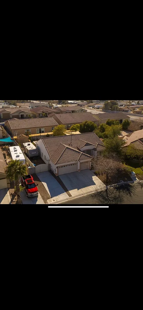Single Story Home in the Northwest w/ 3 Car Garage — Photo 1