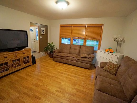 4th image of 2724 Thornwoods Dr