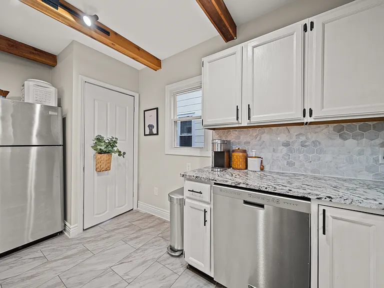 2844 Minot Ave — Photo 13