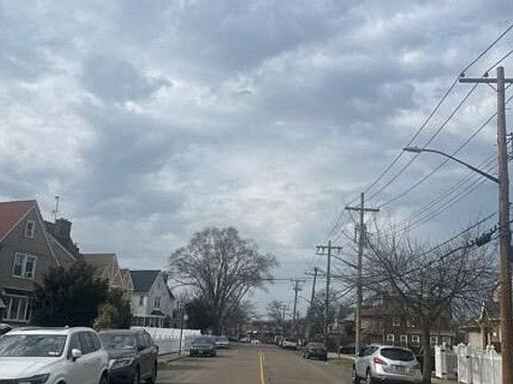 4th image of 110-03 Colfax St