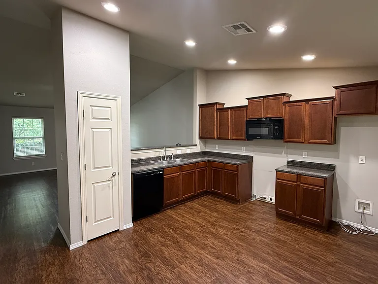 9127 S 256th East Ave — Photo 8