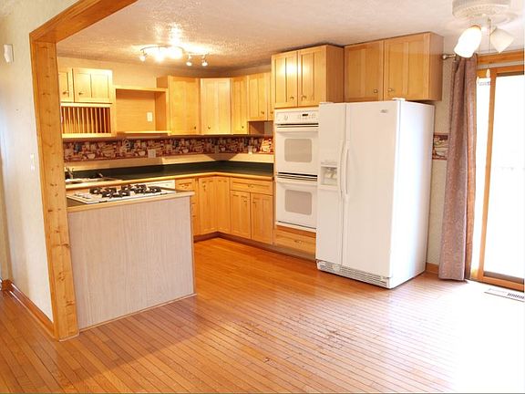2nd image of 3930 Cidermill Dr