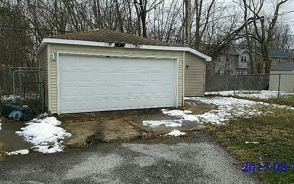 4th image of 303 Wildwood Dr