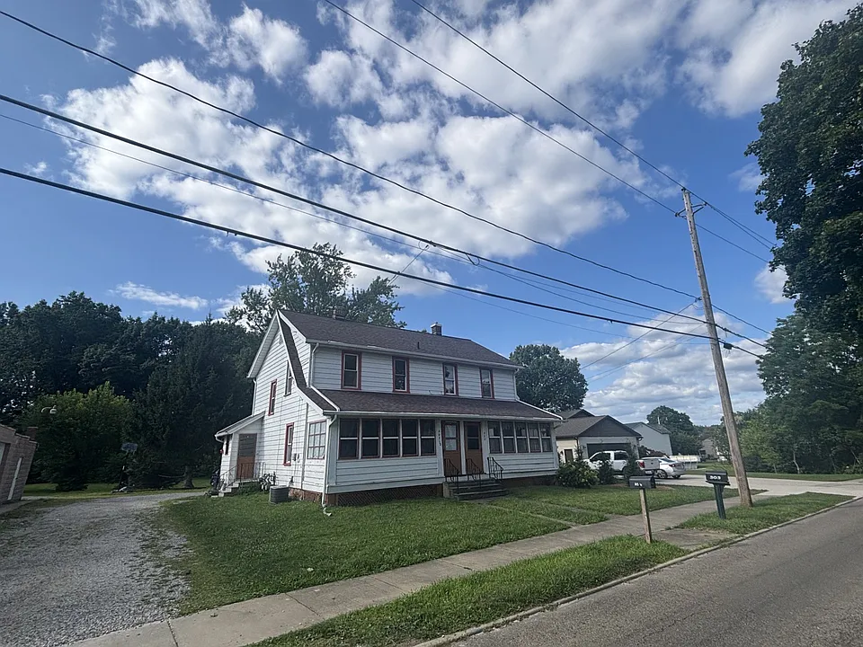 303 W Marshall Rd #1/2