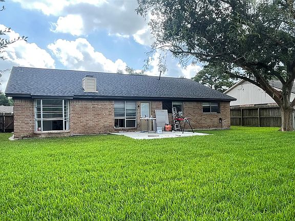 4th image of 1811 Hanbury Ct