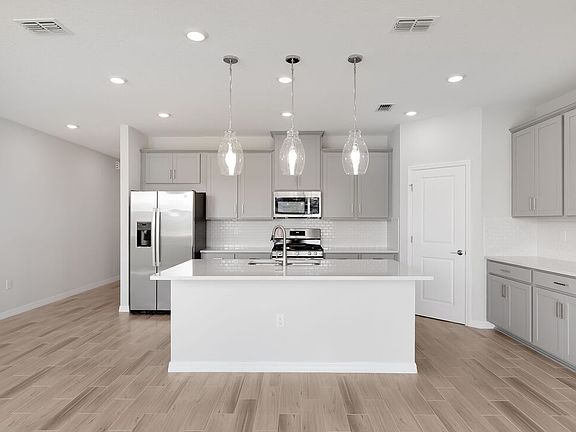 3rd image of 313 Cherry Elm Dr