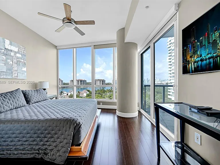 100 S Pointe Dr #801 — Photo 6