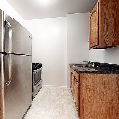 4th image of 109 W 113th St #B1