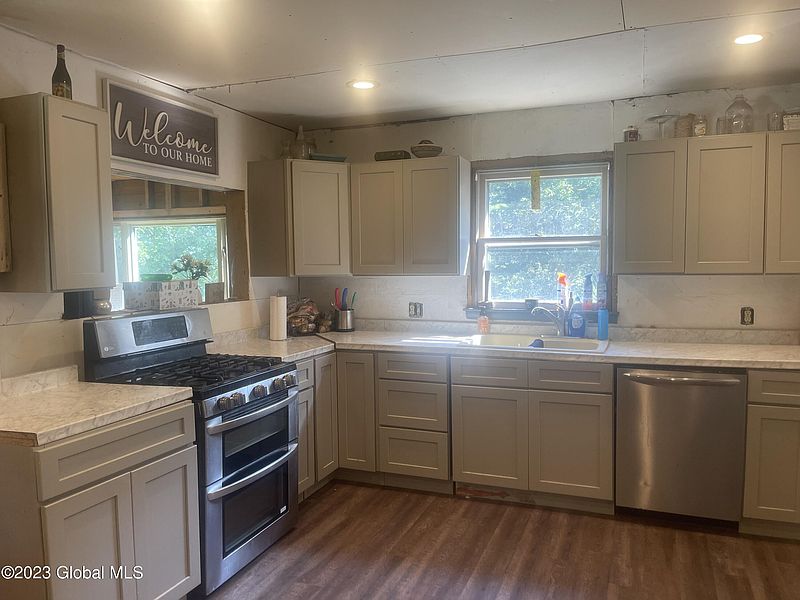 3rd image of 49 N Center Street