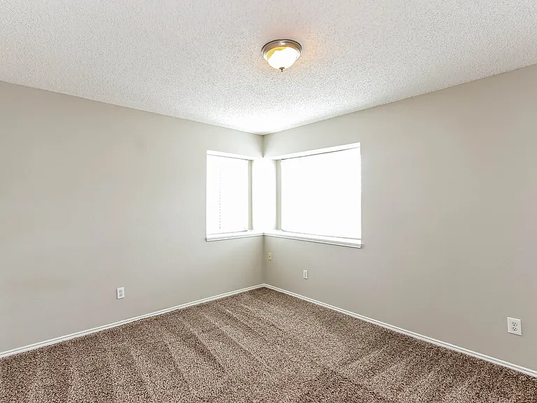 3703 Sycamore Ln — Photo 14