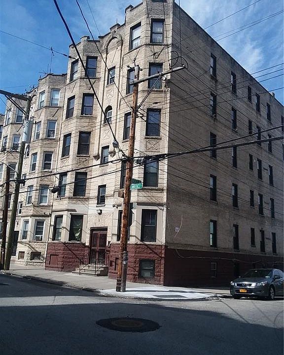 1st image of 11 Lawrence St APT 3R