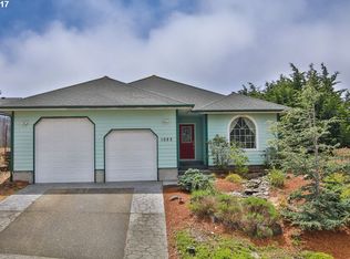 1055 Kentucky Ave, Coos Bay, OR 97420