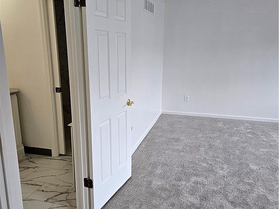 4th image of 454 Gleneagle Ct