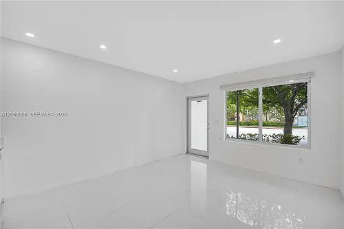 801 15th St #108 Photo 1