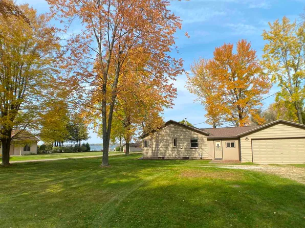 W4898 Swan Acre Dr, Bonduel, WI 54107