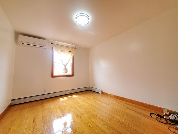 5th image of 14416 25th Dr Floor 2